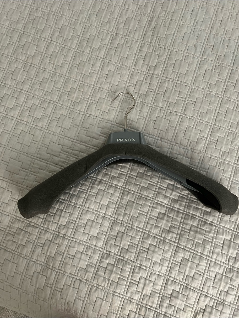 Hanger with Prada Label - Picture 2 of 2
